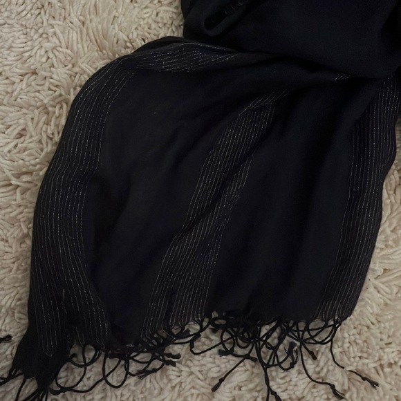 Old Navy scarf - Picture 3 of 3